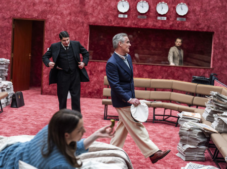 Review: BROKEN GLASS at the Young Vic