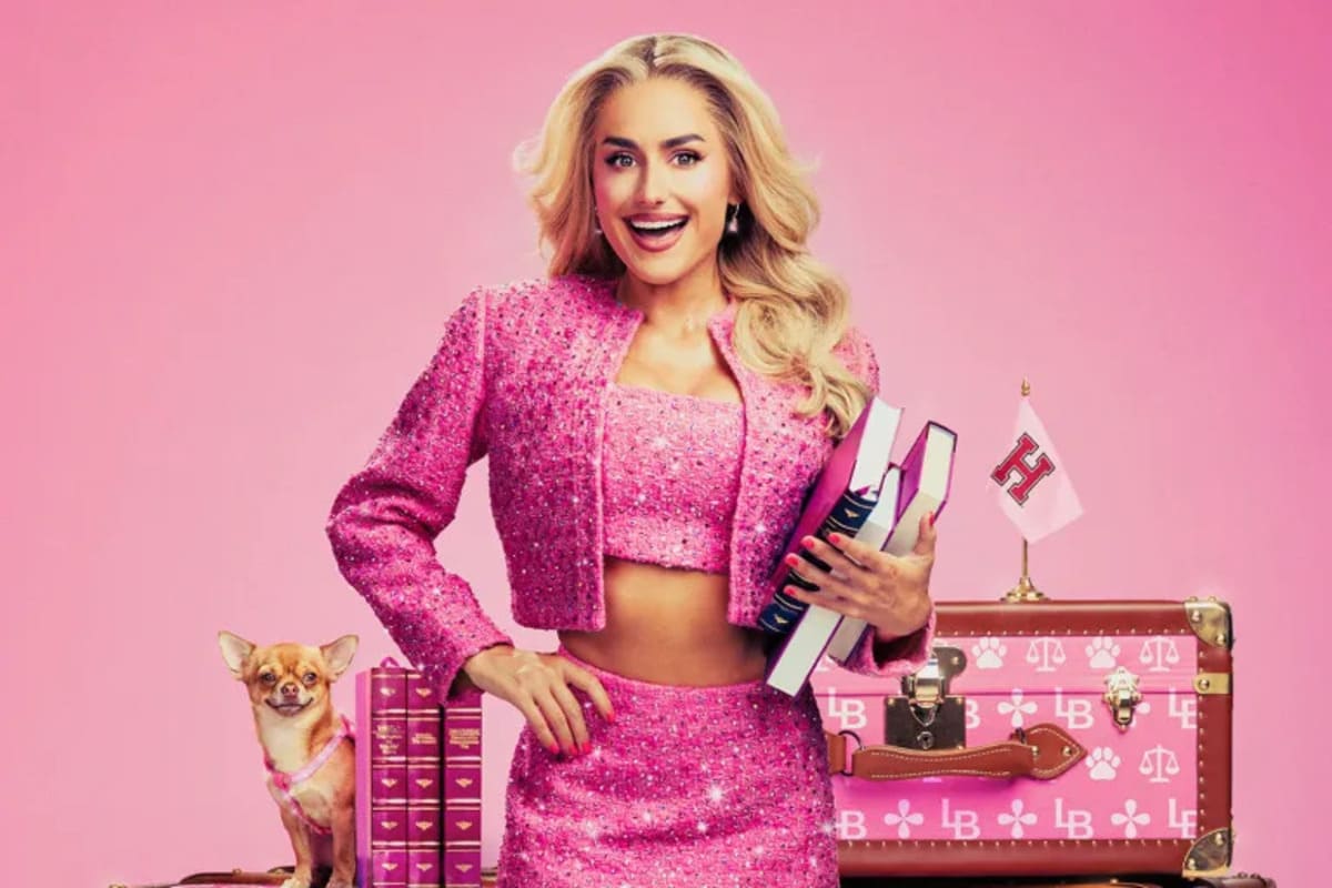 Amber Davies in Legally Blonde
