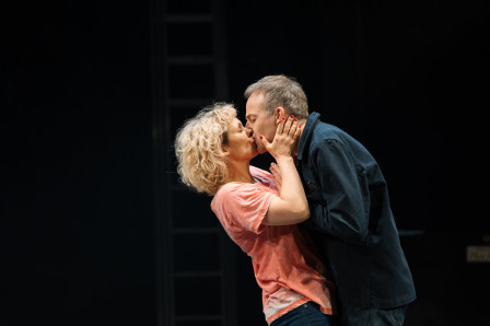Review: STAGE KISS at Hampstead Theatre