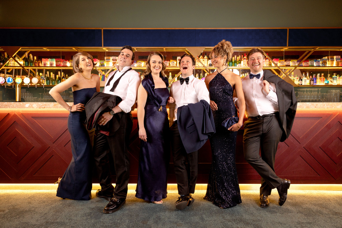 Cast of Comedy About Spiess