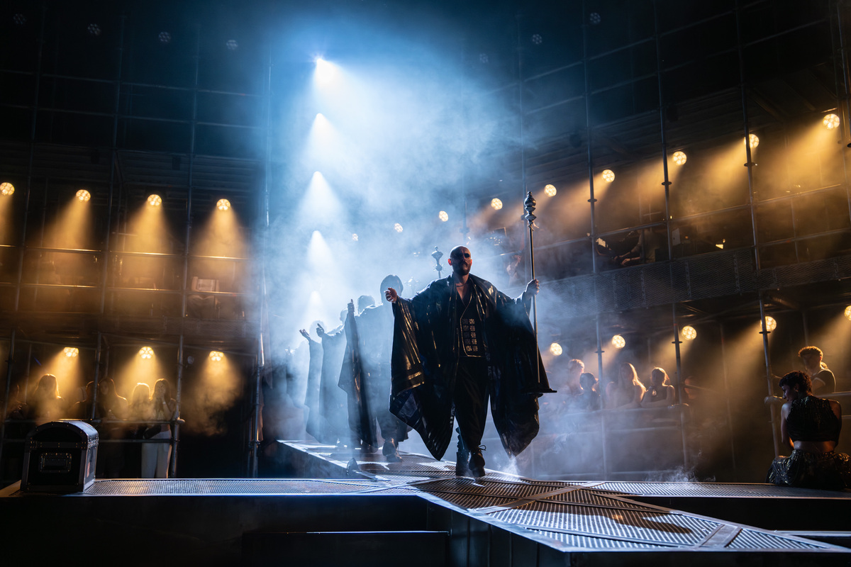 Bob Harms and Matty J in Jesus Christ Superstar. Photo by Johan Persson.