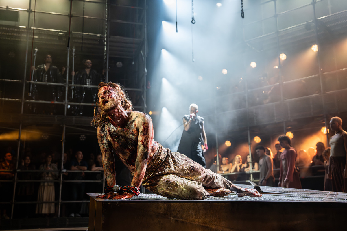 Sam Ryder in Jesus Christ Superstar. Photo by Johan Persson
