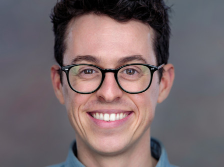 Interview with THE PLAY THAT GOES WRONG's Jonathan Sayer