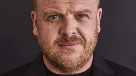 Interview with GUYS AND DOLLS' Owain Arthur