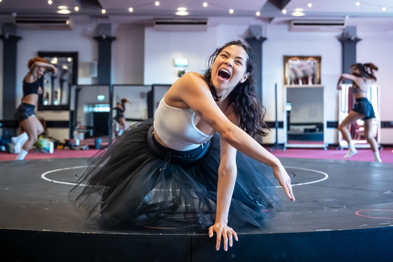 eva noblezada cabaret