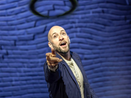 Review: DERREN BROWN: ONLY HUMAN at Apollo Theatre