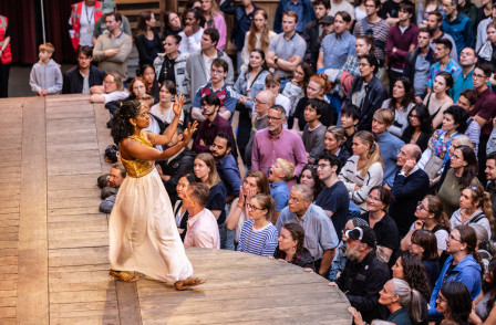 Review: ANTONY AND CLEOPATRA at Globe Theatre