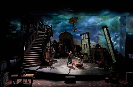 Review: MANOR at National Theatre, Lyttelton