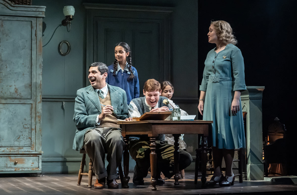 Dharmesh Patel (Kenneth), Ariella Elkins-Green (Flouncy), Billy Howle (Nicholas), Isla Ithier (Scrap) and Amy Morgan (Margery) in Dear Octopus at the National Theatre (c) Marc Brenner