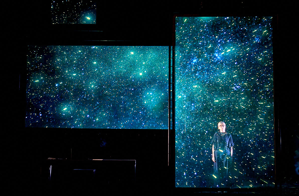 Echo at Royal Court Theatre. Photo by Manuel Harlan