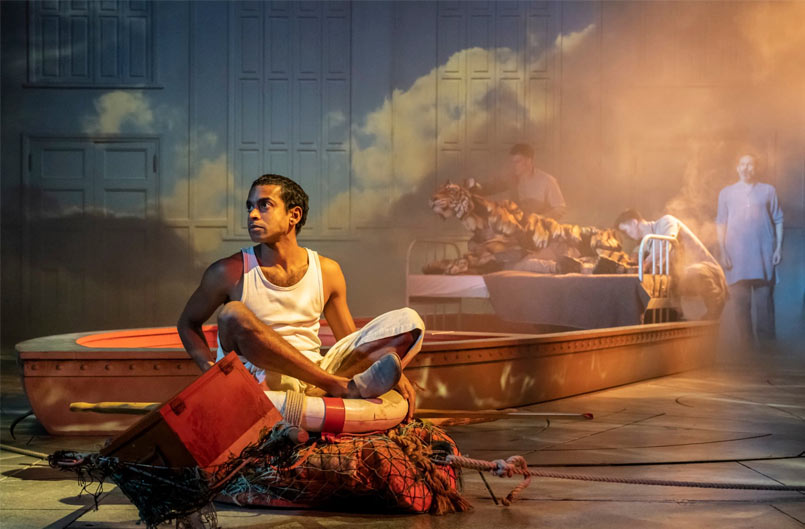 See How Puppetry Creates a Life-Like Tiger in Life of Pi on Broadway 