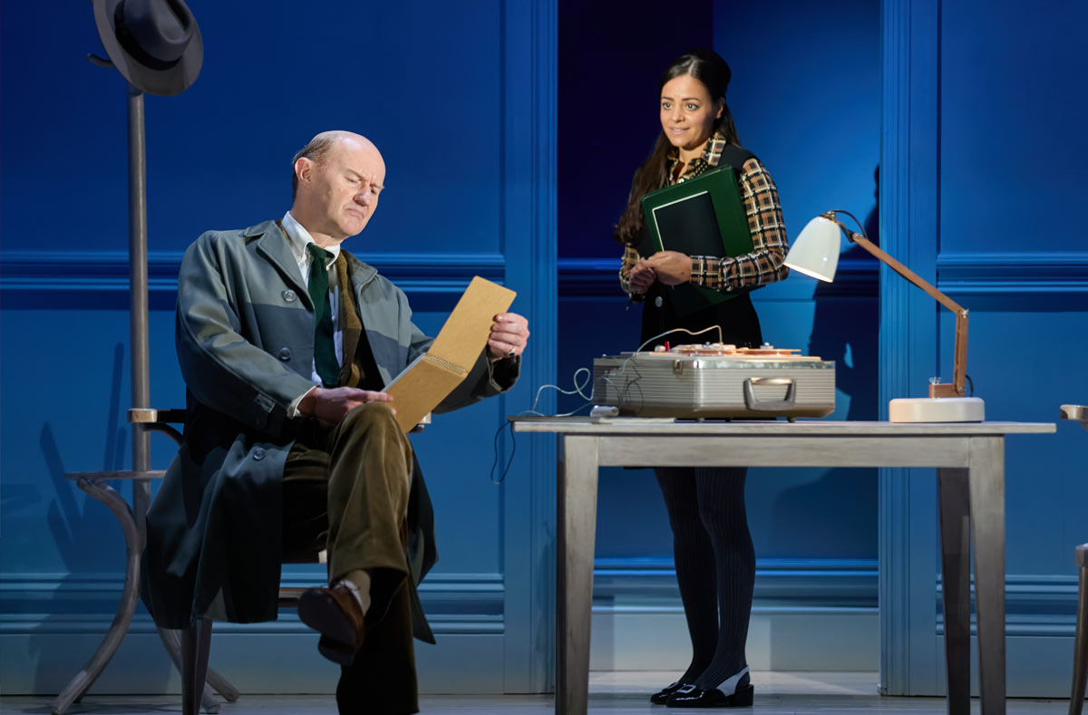 Mark Gatiss (Sir John Gielgud) and Aysha Kala (Jessica Levy) in The Motive and the Cue at the National Theatre. Photo by Mark Douet