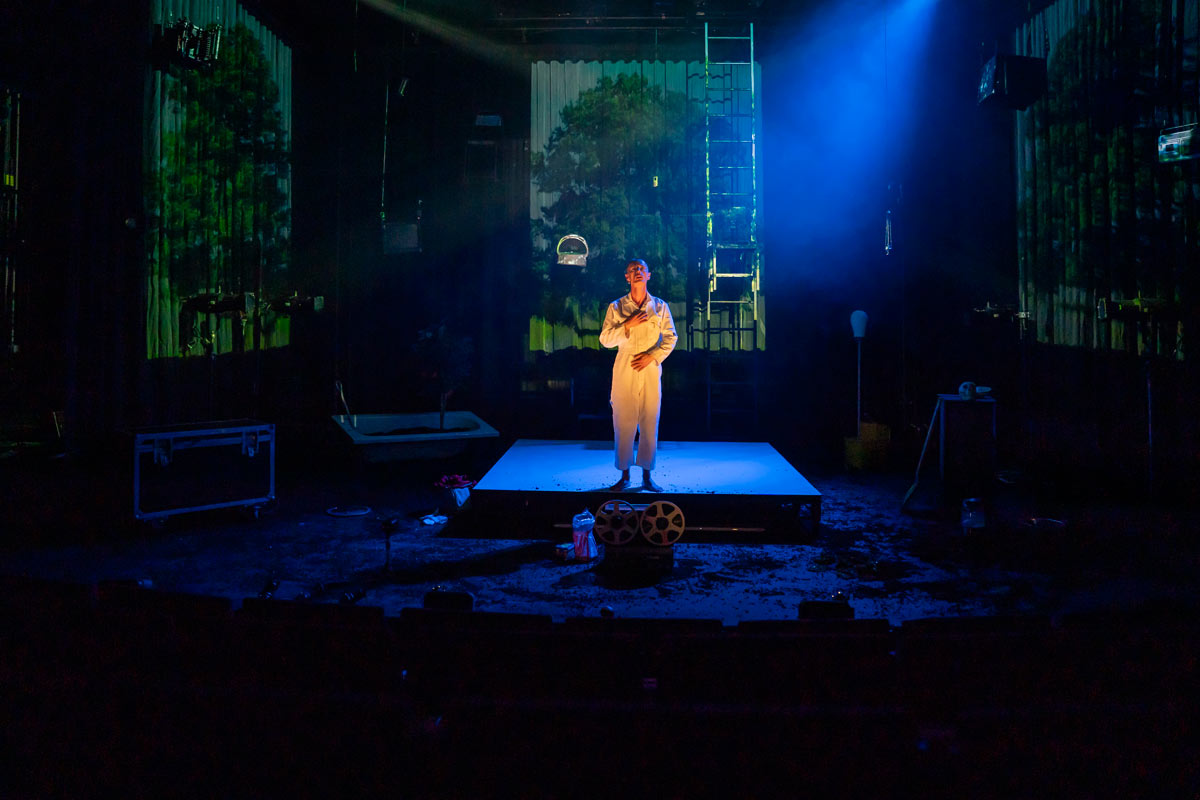 Dickie Beau in SHOWMANISM. Credit Amanda Searle