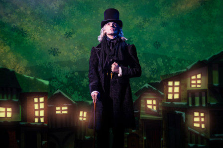 Production images released for CHRISTMAS CAROL GOES WRONG ahead of West End run