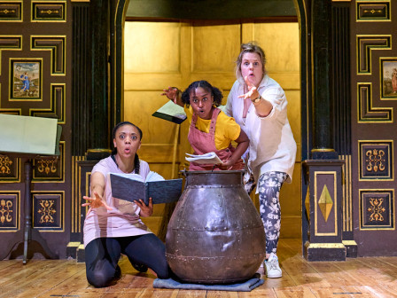 Rehearsal images released for ROUGH MAGIC at Shakespeare's Globe