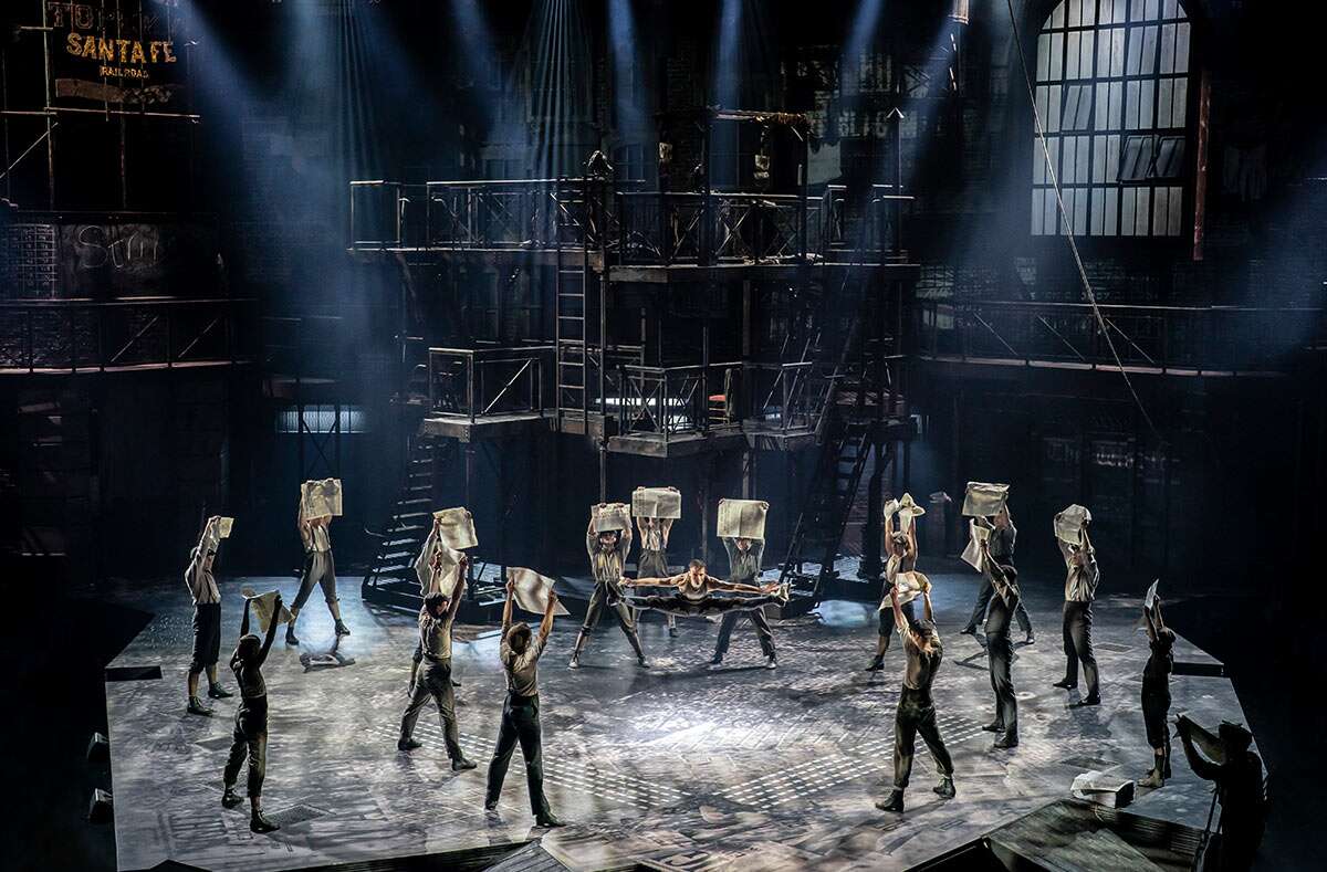 The cast of Newsies. Photo credit: Johan Persson