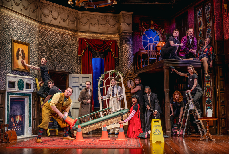 the play that goes wrong 2025-26 cast